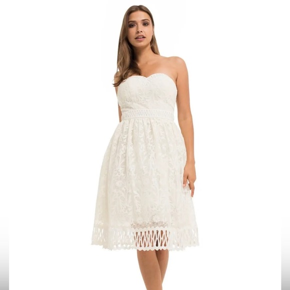 Chi Chi London Ivory Premium Lace Dress Size UK12 EUR40 US 8 - Picture 1 of 3